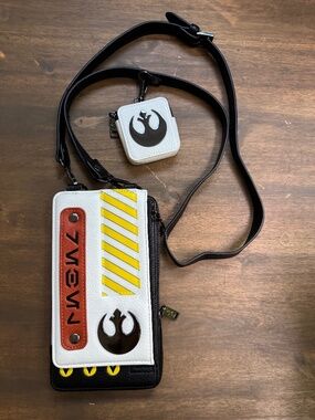 NWT Heroes & Villains Star Wars Rebel Alliance Crossbody Wallet Bag